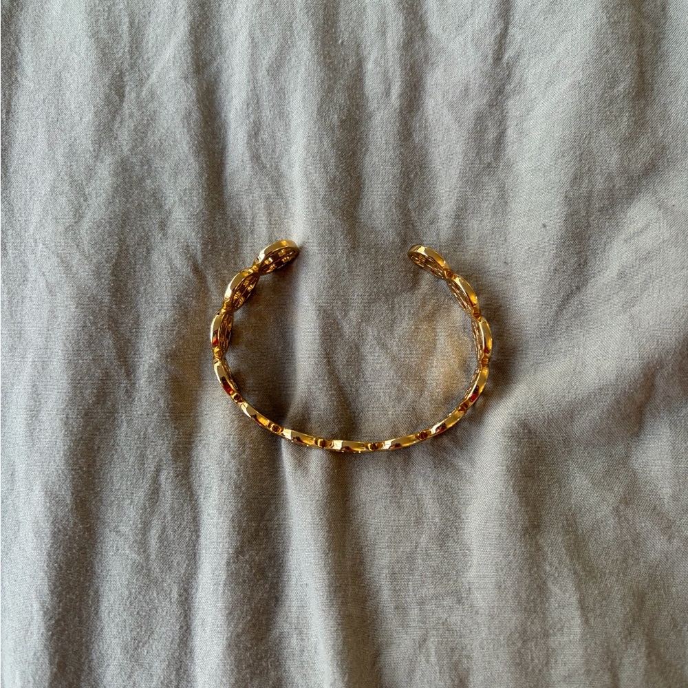 Tory Burch Elegant Gold Bracelet - Picture 5 of 5